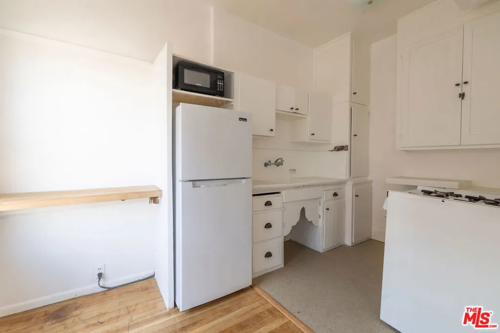 2121 James M Wood Boulevard 411, Los Angeles, California 90006 home-pic-3